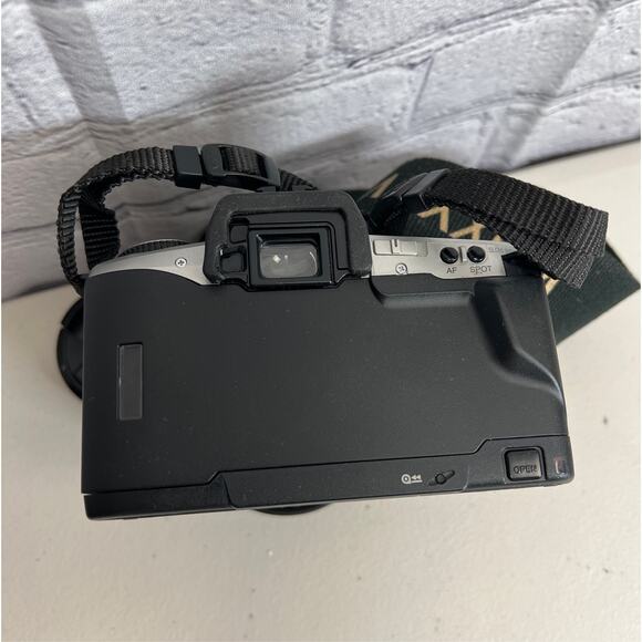 Vintage Minolta Maxxum 5 SLR 35mm Film Camera AF 28-80 Zoom Lens - Picture 7 of 13